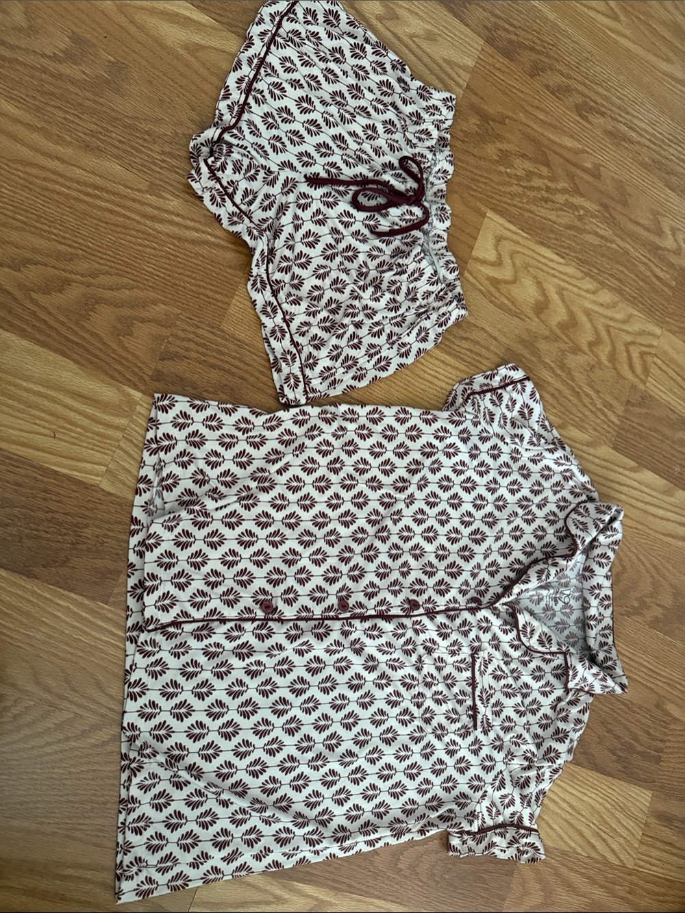 Women's Cream and Burgundy Printed pajamaShorts Set